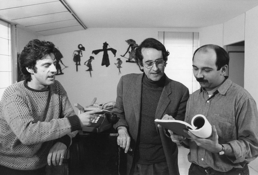 Daniel Auteuil, Édouard Molinaro et Gérard Jugnot sur le tournage de Pour 100 briques t'as plus rien (1982) - DR