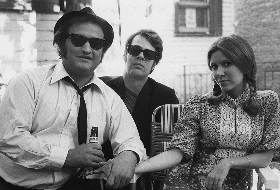John Belushi, Dan Aykroyd et Carrie Fisher sur le tournage des Blues Brothers