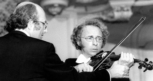 Vladimir Cosma et Pierre Richard sur le tournage du Grand Blond avec une chaussure noire (Yves Robert, 1972) - © Gaumont