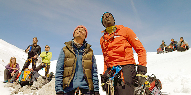 Umesh Tamang et Ahmed Sylla dans L'Ascension (Ludovic Bernard, 2017)