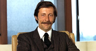 Jean Rochefort dans Le Grand Blond avec une chaussure noire (Yves Robert, 1972) - © Gaumont