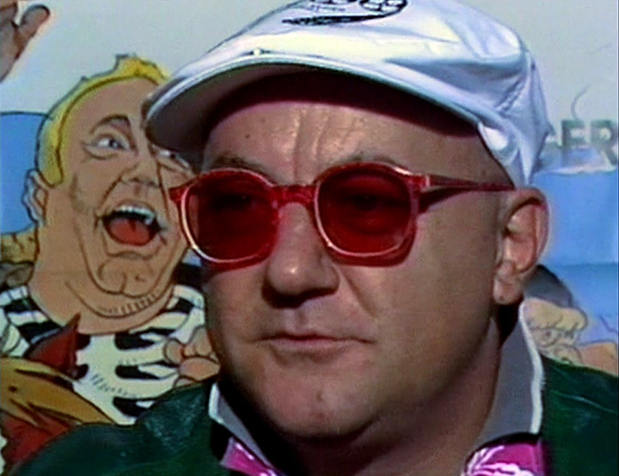 Coluche en promo pour La Vengeance du serpent à plumes (Gérard Oury, 1984) dans le documentaire Coluche fait son cinéma