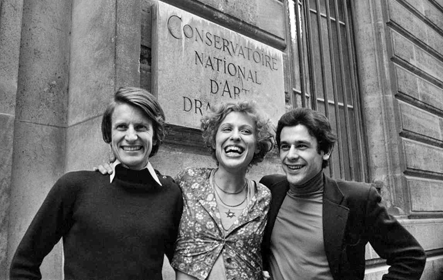 André Dussollier, Catherine Lachens et Francis Perrin lauréats des prix du Conservatoire National d'Art Dramatique de Paris en 1972 - © collection personnelle C. Lachens