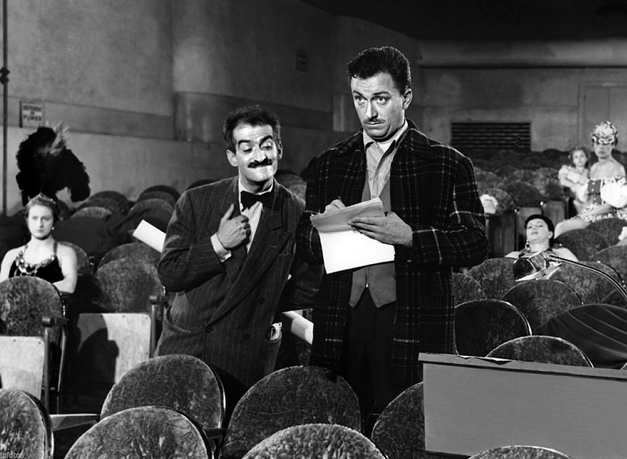 Louis de Funès et Robert Dhéry dans Ah ! les belles bacchante… (Jean Loubignac, 1954) - DRs
