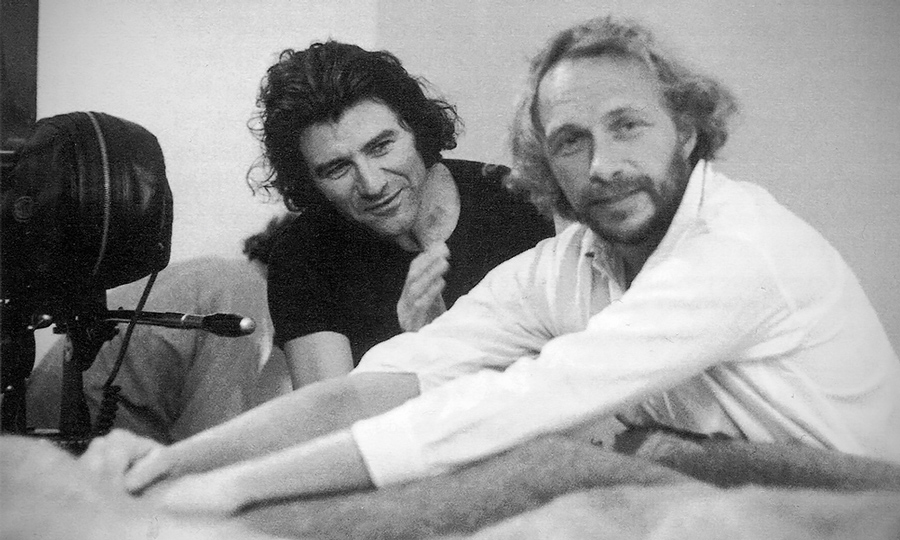 Jacques Rozier et Pierre Richard en 1974 sur le tournage des Naufragés de l'île de la tortue - © Antinéa Reybor - collection personnelle Jacques Rozier